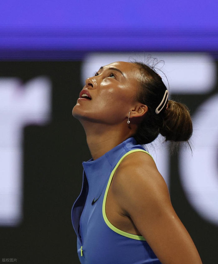 彩宝网新域名n-郑钦文，为何沦为平庸？|破发|温网|发球|关键|中网_新浪体育_新浪新闻